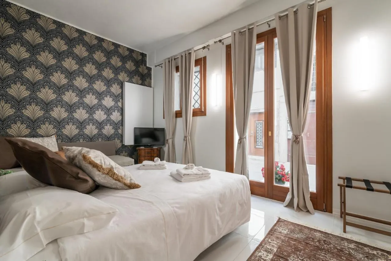 Grifoni Boutique Hotel Venice 0*,