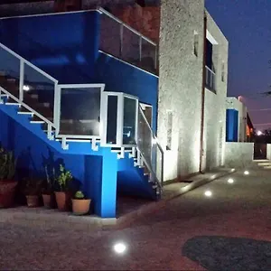 Fly , Bari Olaszország