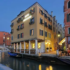 Hotel Arlecchino, Venetië