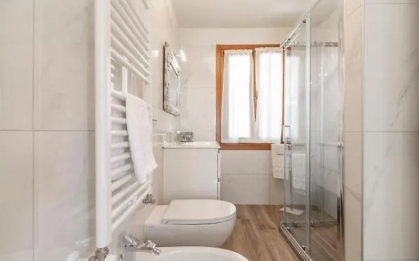 Grifoni Boutique Hotel Velence 0*,
