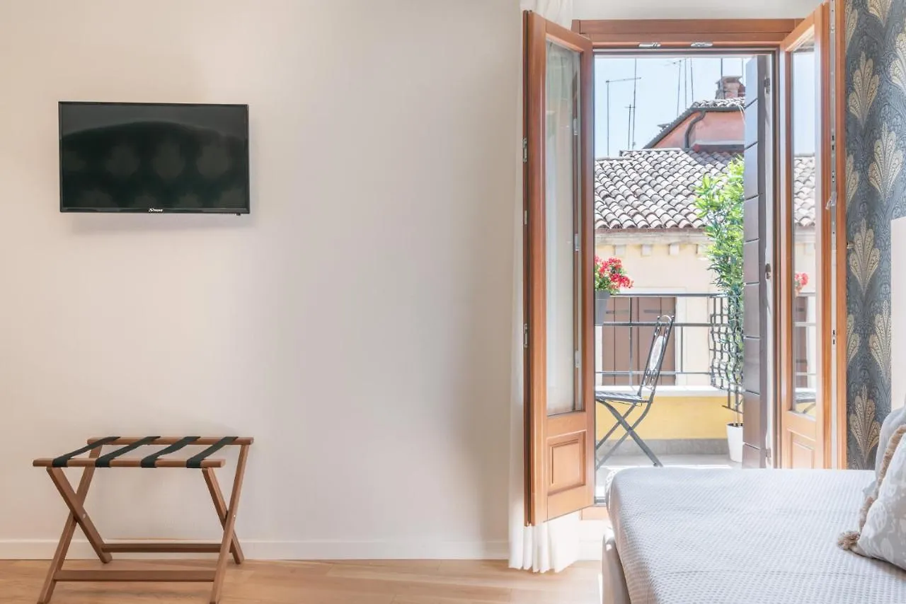 Grifoni Boutique Hotel Velence 0*,